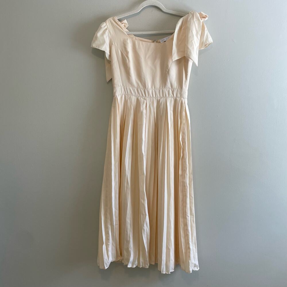 Ivy City Size S Eliza Bow Dress in Ivory Pleated Skirt Bow Shoulders